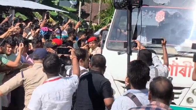 Protestors, Cops Clash As 5 Accused In Zubeen Garg Case Moved To Another Jail