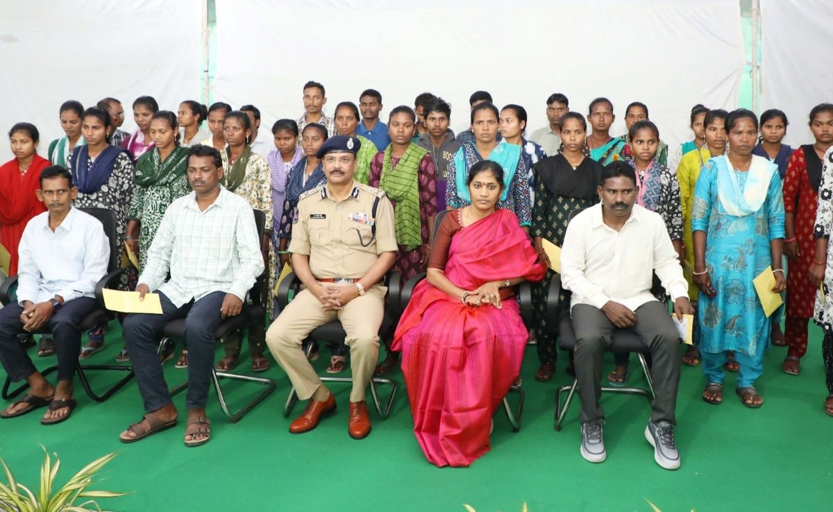 37 Maoists, Including Senior Leaders And Young Women, Surrender In Telangana