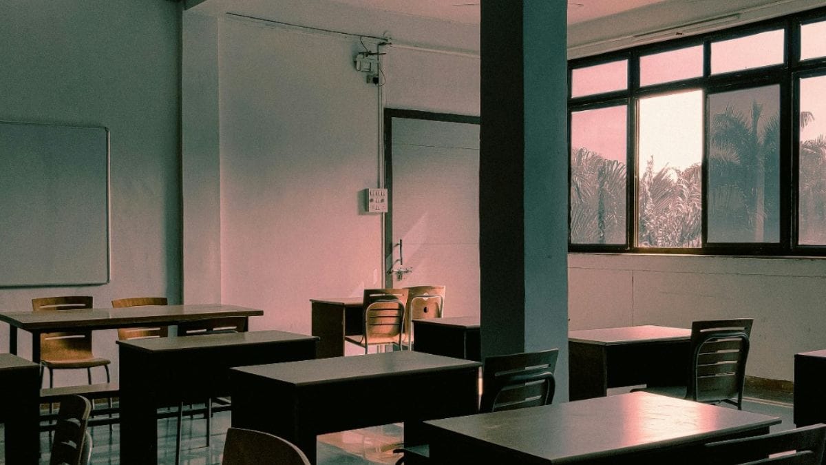 School Assembly News Headlines (November 17): Top National, World, Business, Sports News