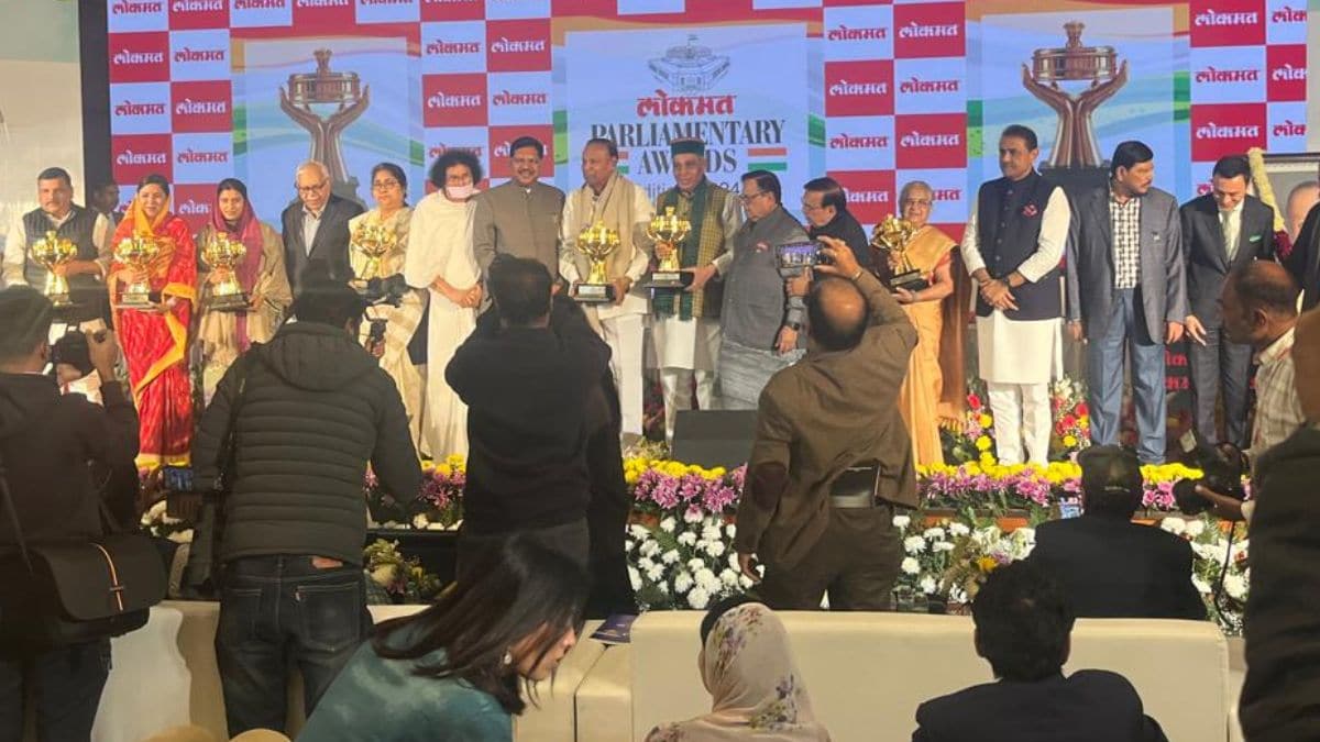 Digvijaya Singh, Sudha Murty Among 8 Winners At Lokmat Parliamentary Awards