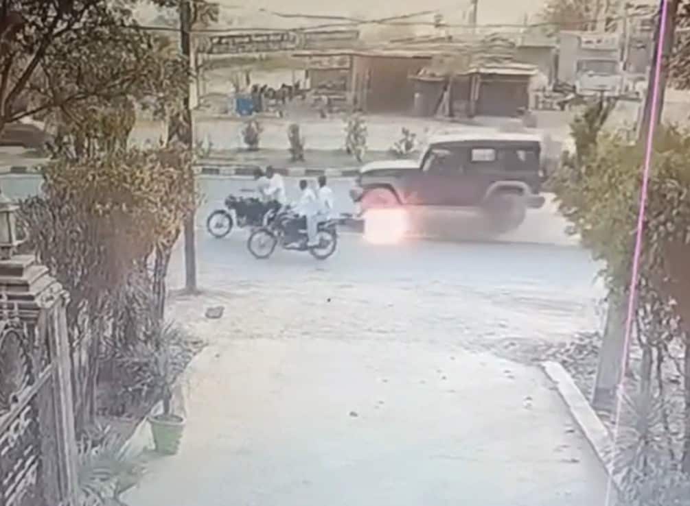 On Camera, Thar Drags Burning Motorcycle For 7 km In Noida Highway Escape