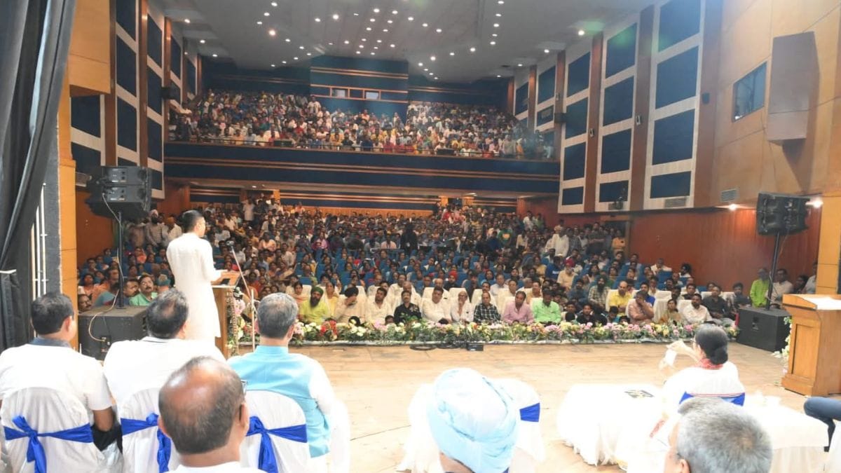 Mamata Banerjee Holds Election Strategy Meeting With Trinamool Workers