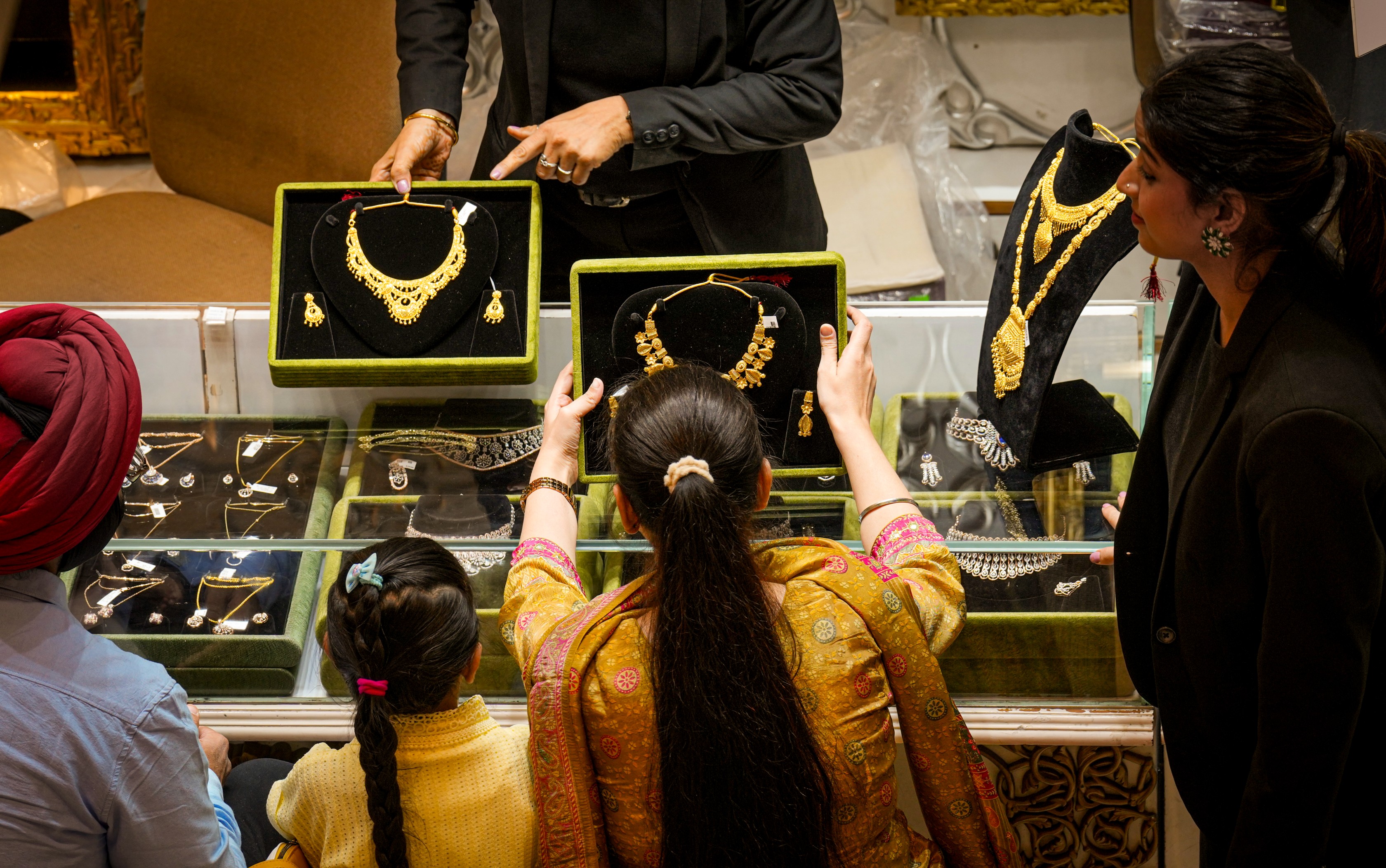 Gold, Silver Prices Rise Slightly Today: Check Latest Rates In Your City
