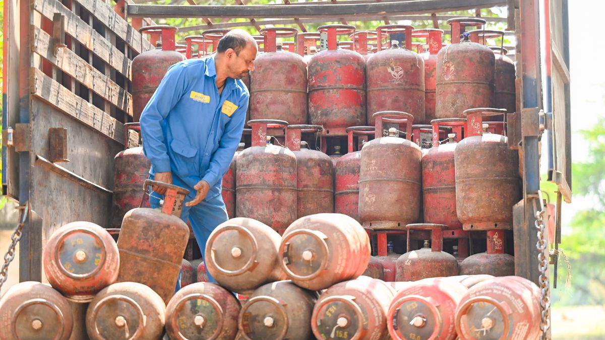 Centre Reviews LPG Supply Situation At High&Level Meet With States