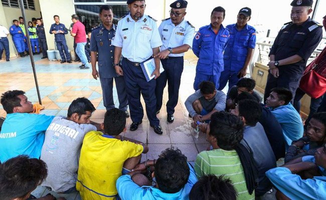 One Dead, 18 Missing After Migrant Boat Capsizes Off Malaysia