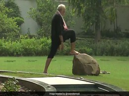 पीएम मोदी ने किया विराट कोहली का चैलेंज पूरा, शेयर किया ये VIDEO पीएम मोदी ने किया विराट कोहली का चैलेंज पूरा, शेयर किया ये VIDEO