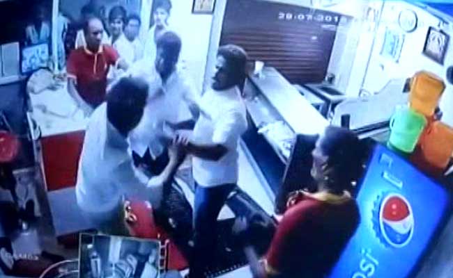 After DMK Workers' Thrashing, MK Stalin's 'First Aid' For Eatery Staff