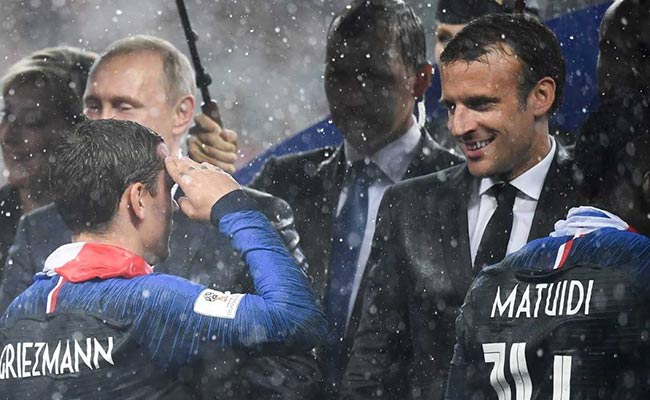 Emmanuel Macron To Welcome French Football Team At Elysee Palace