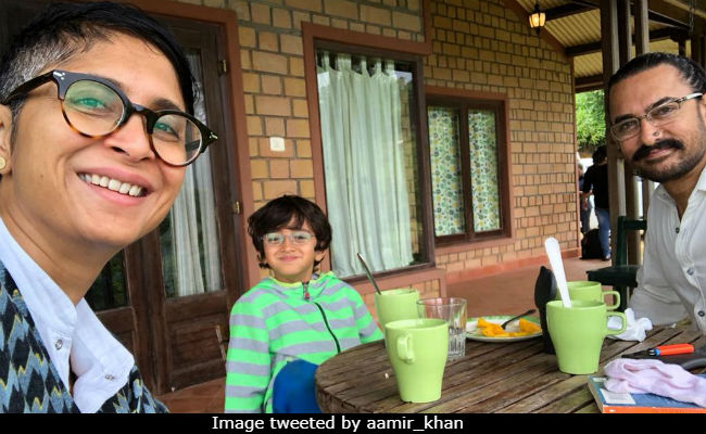 आमिर खान को इस शख्स ने बॉलीवुड में किया था लॉन्च, फैमिली के साथ ऐसे मनाया बर्थडे... देखें Photos