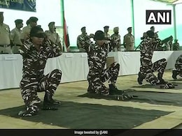 कश्मीर में पत्थरबाजों से अब निपटेंगी सीआरपीएफ की महिला कर्मी कश्मीर में पत्थरबाजों से अब निपटेंगी सीआरपीएफ की महिला कर्मी