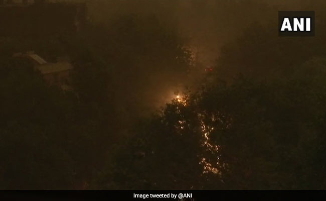 दिल्ली में आज आंधी के साथ बारिश की संभावना