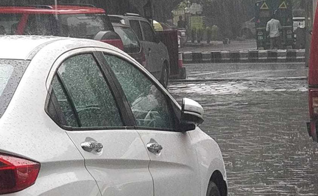 Light Rains Occur In Parts Of Delhi, Showers Expected Tomorrow As Well