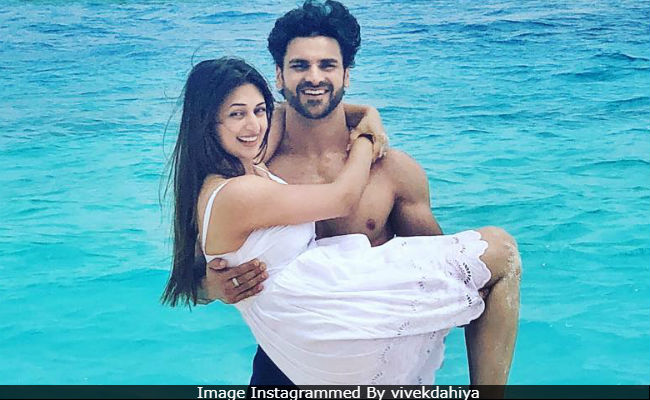 What Divyanka Tripathi And Vivek Dahiya's Romantic Anniversary Dinner In Maldives Looked Like!