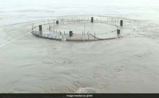 More People In Delhi Evacuated As Water Level Continues To Rise In Yamuna