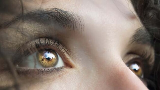 Research suggests that 53% sleep apnea patients have a rubbery and lax eyelid