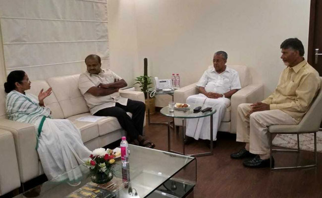 ममता, चंद्रबाबू नायडू सहित चार मुख्यमंत्रियों को नहीं मिली केजरीवाल से मिलने की इजाजत