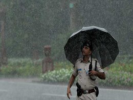 Delhi Rain Leads To Waterlogging, Red Alert In Western UP Delhi Rain Leads To Waterlogging, Red Alert In Western UP