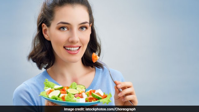 A diet high in antioxidant-rich foods may help delay the onset of menopause