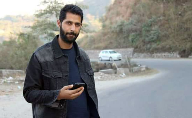 At Slain Policeman's Funeral In Jammu And Kashmir, Scores Pay Homage