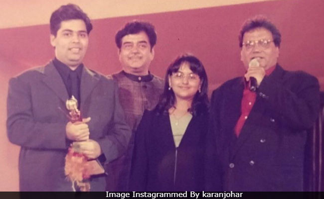 जब करण जौहर को 'बच्ची' सोनाक्षी सिन्हा ने दिया था अवार्ड, पहचानने से कर देंगे इनकार.. देखें Video