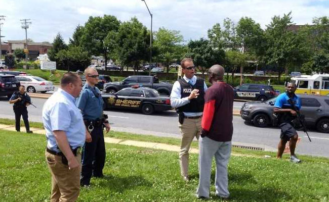 US Newspaper Shooting Suspect Is White Adult Male: Police