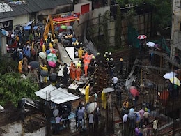Mumbai Plane Crash : मुंबई के घाटकोपर में चार्टर्ड प्लेन क्रैश, एक राहगीर समेत 5 की मौत, CCTV फुटेज आया सामने Mumbai Plane Crash : मुंबई के घाटकोपर में चार्टर्ड प्लेन क्रैश, एक राहगीर समेत 5 की मौत, CCTV फुटेज आया सामने