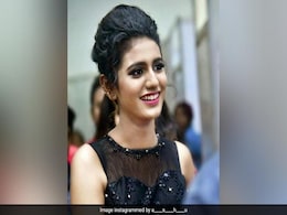 Priya Prakash Varrier: बुरी नजर से बचने के लिए प्रिया ने लगाया काला टीका, फैन्स बोले- Aweee Priya Prakash Varrier: बुरी नजर से बचने के लिए प्रिया ने लगाया काला टीका, फैन्स बोले- Aweee