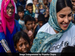 रॉयल वेडिंग के बाद लंदन से सीधे बांग्लादेश पहुंची प्रियंका चोपड़ा, ये रही वजह रॉयल वेडिंग के बाद लंदन से सीधे बांग्लादेश पहुंची प्रियंका चोपड़ा, ये रही वजह