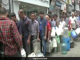 In Shimla, Water Being Distributed Under Police Protection As Crisis Looms In Shimla, Water Being Distributed Under Police Protection As Crisis Looms
