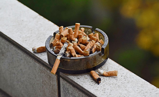 Exposure to household smokers can have a negative effect on breastfeeding practices