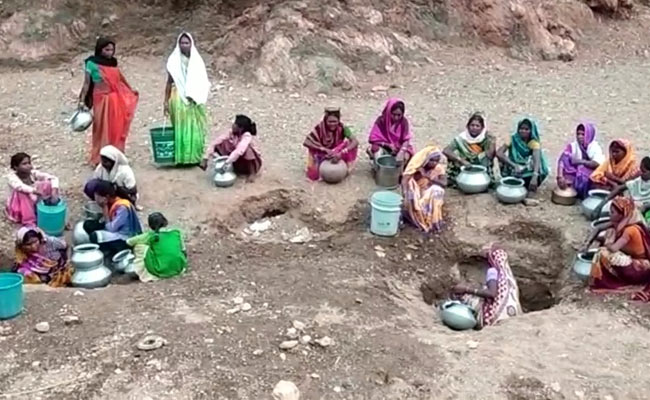 Women Dig With Bare Hands, Walk Miles For Water In Parched UP Village