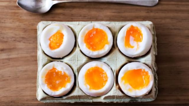 Eating eggs every day can help in regulating cholesterol levels in the body