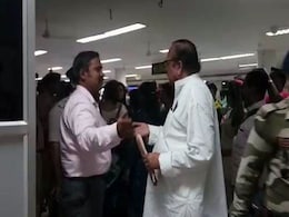 सिल्चर एयरपोर्ट पर रात गुजारने के बाद कोलकाता लौटे टीएमसी नेता, पार्टी ने कहा- डर गई है असम सरकार सिल्चर एयरपोर्ट पर रात गुजारने के बाद कोलकाता लौटे टीएमसी नेता, पार्टी ने कहा- डर गई है असम सरकार