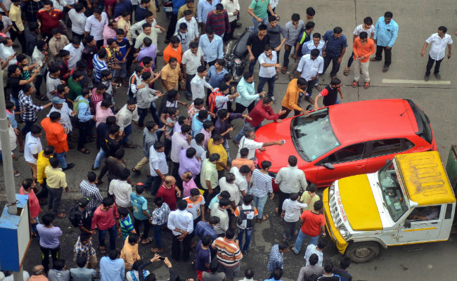 Maratha Quota Stir LIVE Updates: Protesters Hold "<i>Jail Bharo Andolan</i>" In Mumbai Today
