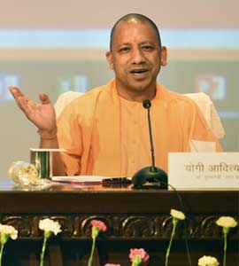 UP 10th Board के टॉपर को सीएम योगी का दिया चेक बाउंस, बाद में मिला दूसरा