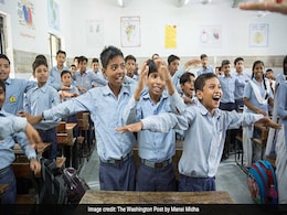 61 फीसदी दिल्लीवासियों की पसंद बने सरकारी स्कूल, सर्वे में हुआ खुलासा 61 फीसदी दिल्लीवासियों की पसंद बने सरकारी स्कूल, सर्वे में हुआ खुलासा