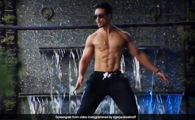 टाइगर श्रॉफ के शर्टलेस अवतार ने मचाया इंटरनेट पर धमाका, देखना न भूलें Video