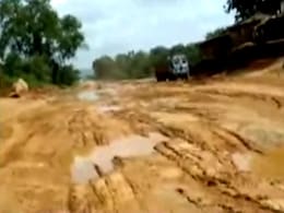 टूटी सड़कों पर हादसों का ज़िम्मेदार कौन?  टूटी सड़कों पर हादसों का ज़िम्मेदार कौन?