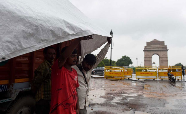 स्वतंत्रता दिवस पर दिल्ली में बरसेंगे बादल, इन राज्यों  में भी तेज बारिश की चेतावनी