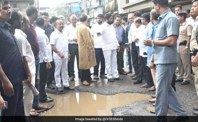 In Thane's Kalyan, Signboards Put Up To Warn Motorists Of Potholes