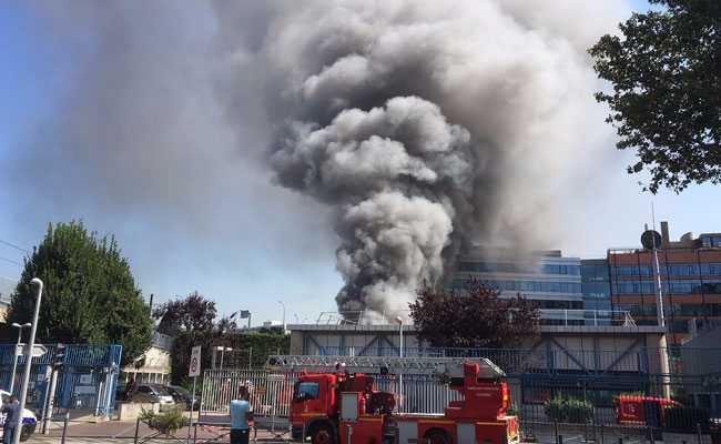 Fire Blocks Major Paris Station At Height Of Holiday Exodus