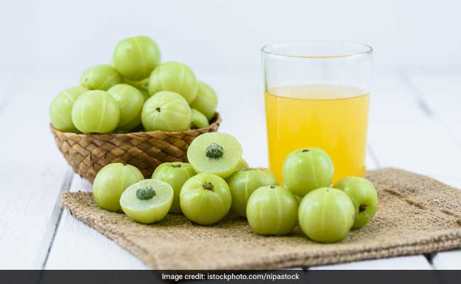 3 Amazing Ways To Use <i>Amla</i> For Beautiful Skin