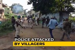 Police Clash with Jharkhand Villagers During Eid, Many Injured Police Clash with Jharkhand Villagers During Eid, Many Injured