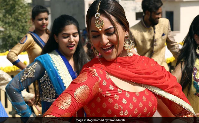 <I>Happy Phirr Bhag Jayegi</I> Box Office Collection Day 4: Sonakshi Sinha's Film 'Stays Strong,' Earns Rs 13.83 Crore