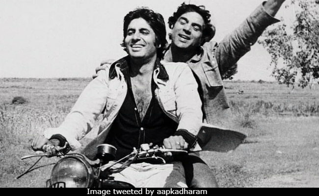 Friendship Day: <I>Yeh Dosti</i> Dharmendra And Amitabh Bachchan <I>Nahi Todenge</i>. <I>Sholay</i> Throwback