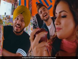 'फ्रूट वरगी...' गाने में एक कुड़ी के पीछे पड़े 3 पंजाबी मुंडे, Youtube पर 22 लाख बार देखा गया Video 'फ्रूट वरगी...' गाने में एक कुड़ी के पीछे पड़े 3 पंजाबी मुंडे, Youtube पर 22 लाख बार देखा गया Video