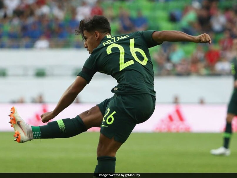 Australian Teenager Daniel Arzani Signs For Manchester City Australian Teenager Daniel Arzani Signs For Manchester City