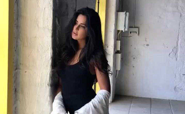 कैटरीना कैफ ने ब्लैक ड्रेस में यूं दिखाया बिंदास स्वैग, Video देख छूट जाएंगे पसीने