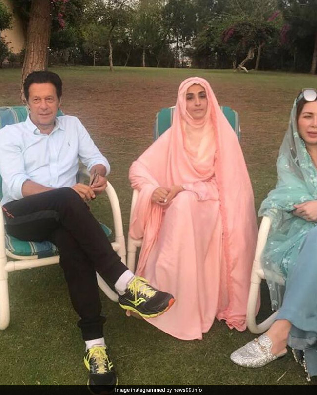 Pakistan के PM इमरान खान का होगा तीसरा तलाक़? बीवी बुशरा संग मतभेद की खबरें