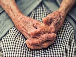 Vitamin D Deficiency Could Up Depression Risk In Elderly: 5 Vitamin D-Rich Foods Vitamin D Deficiency Could Up Depression Risk In Elderly: 5 Vitamin D-Rich Foods